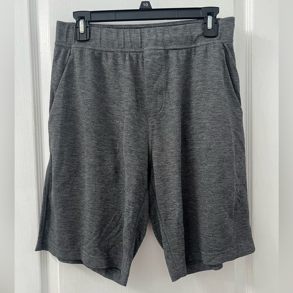 Lululemon Athletic Men's Gray Shorts (Size M) - Picture 1 of 8